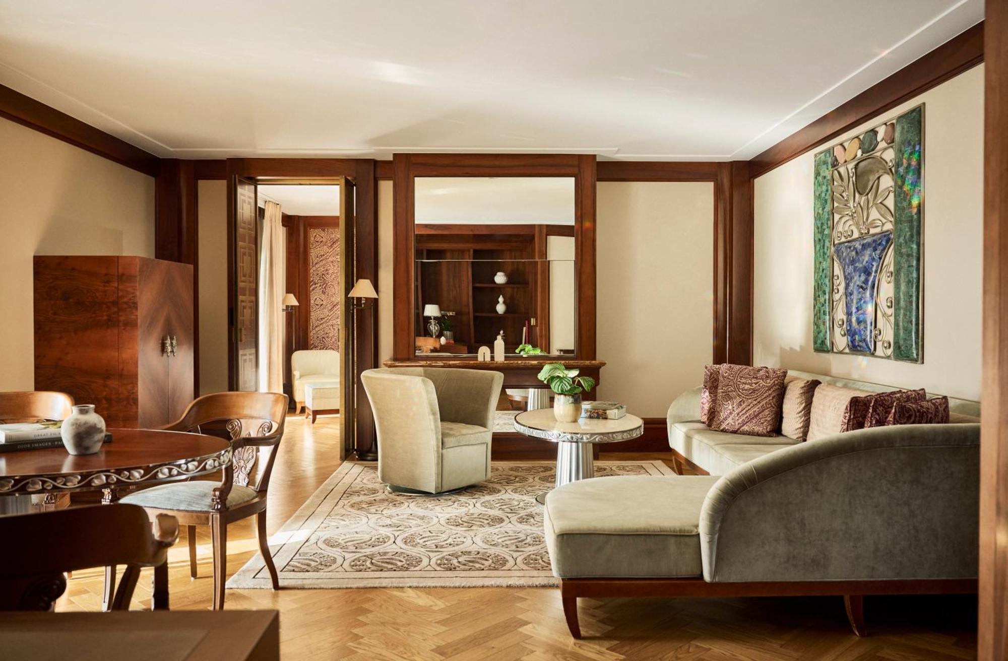 Ambassador Suite